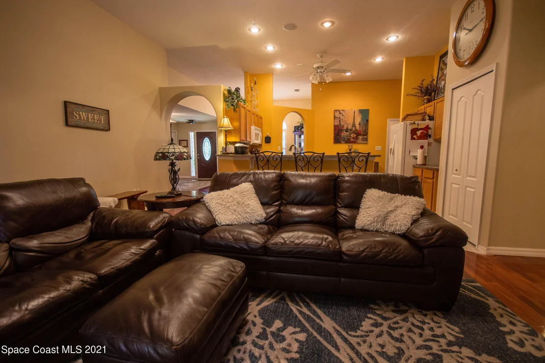 Photo of 4585 James Road