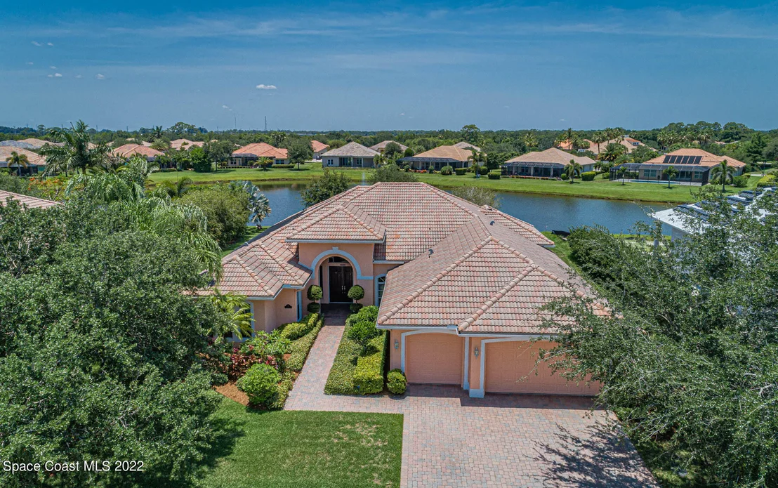 Photo of 585 Caroline Drive