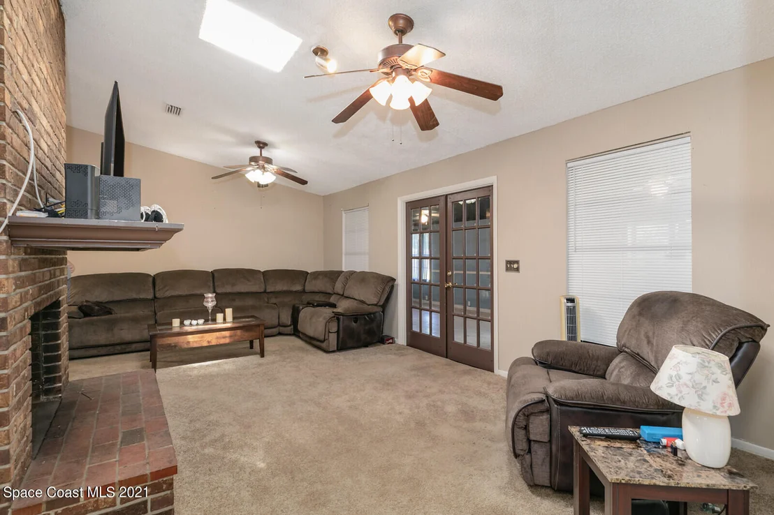 Photo of 2824 School Drive NE