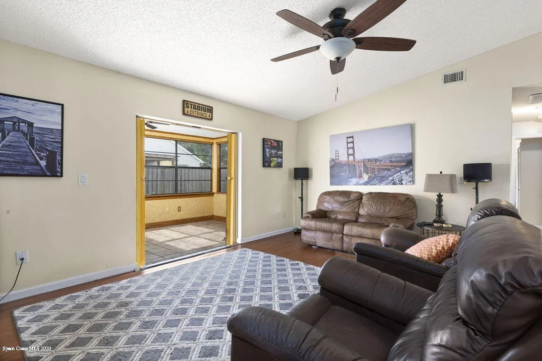 Photo of 823 Levitt Parkway
