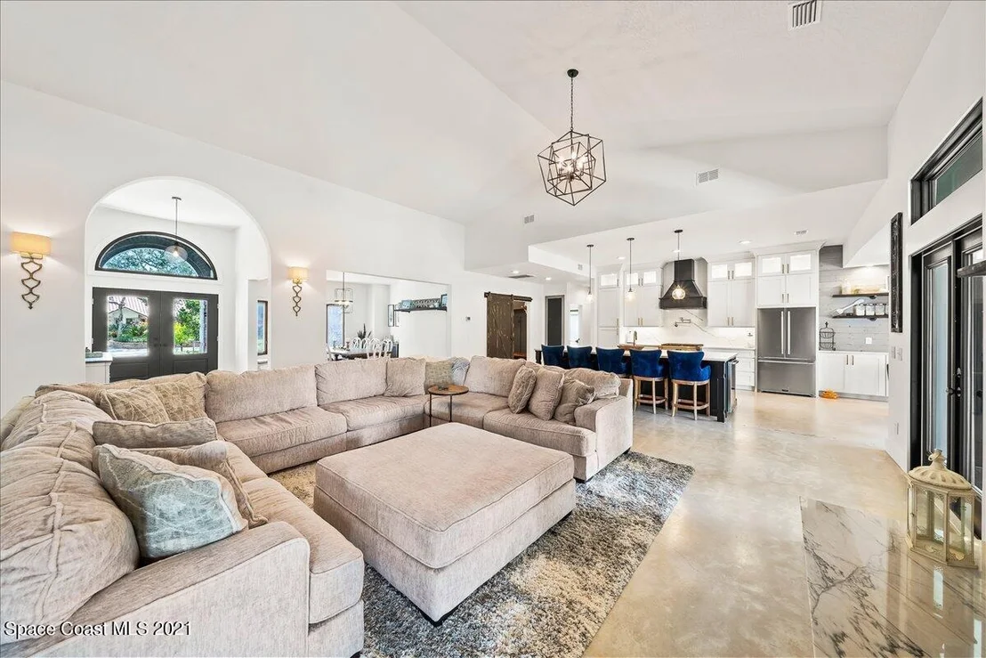Photo of 629 Hummingbird Drive