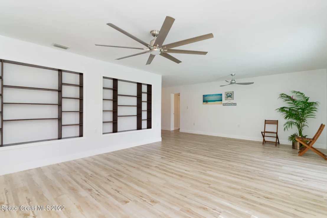 Photo of 1126 Pinetree Drive