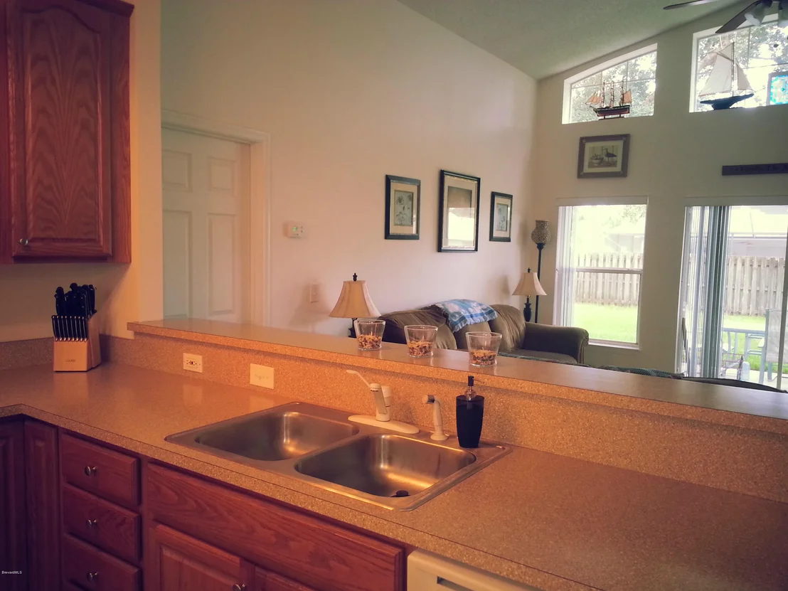 Photo of 2407 Mountain View Avenue