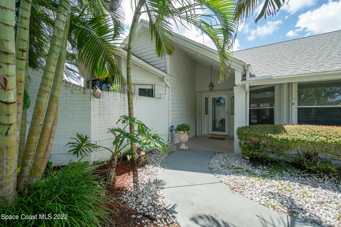Photo of 686 Rossmoor Circle