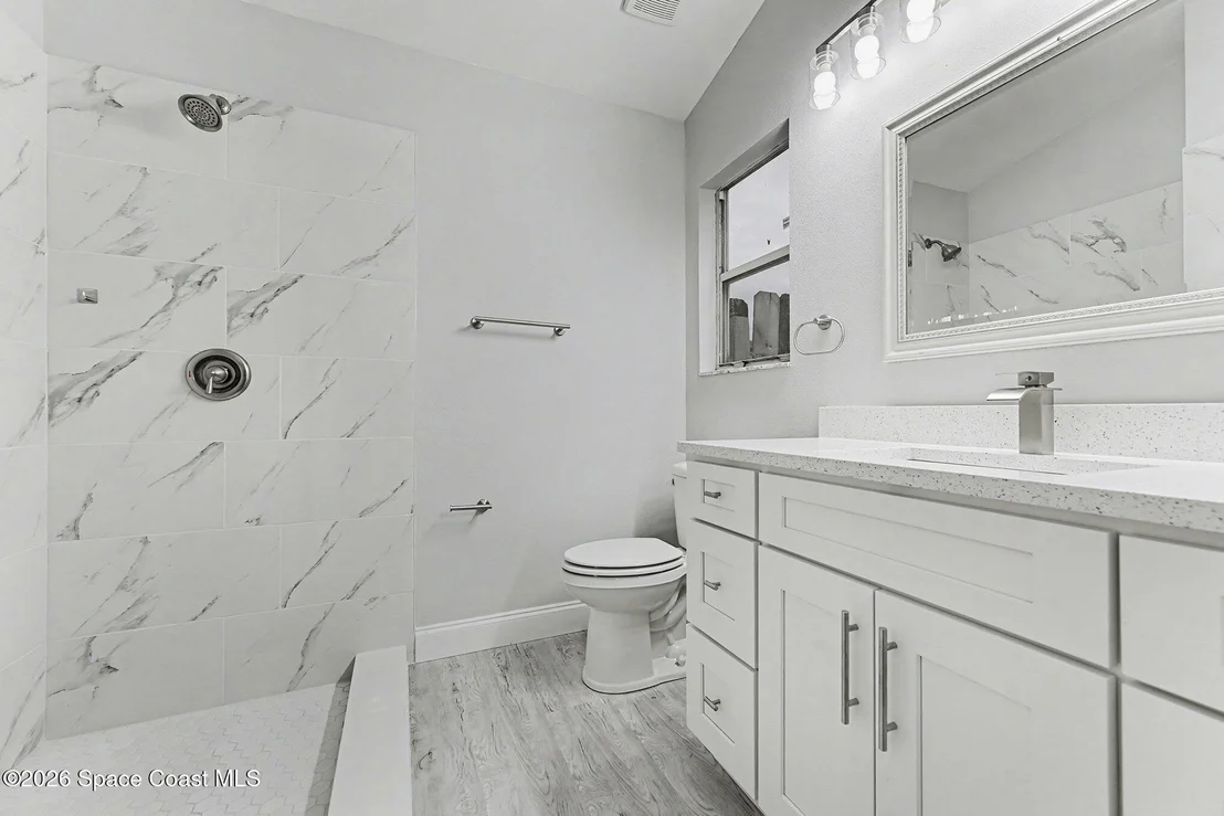Photo of 876 Brookview Lane