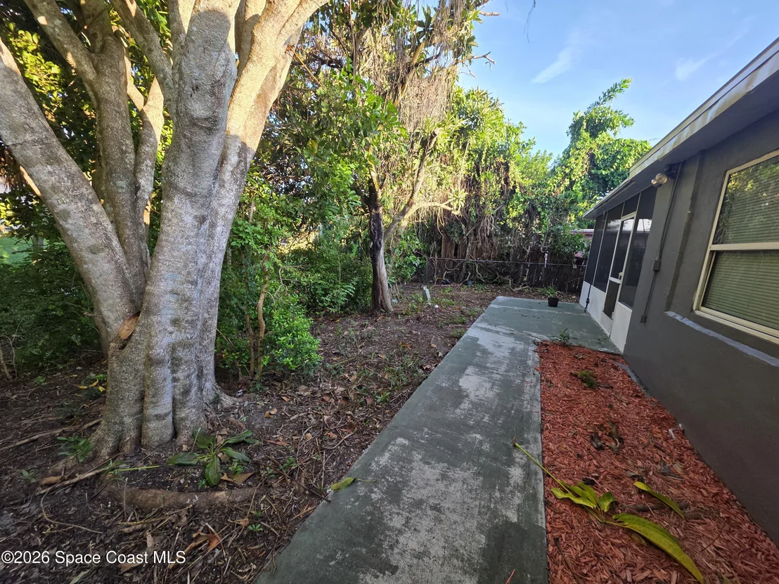 Photo of 1631 Albert Drive