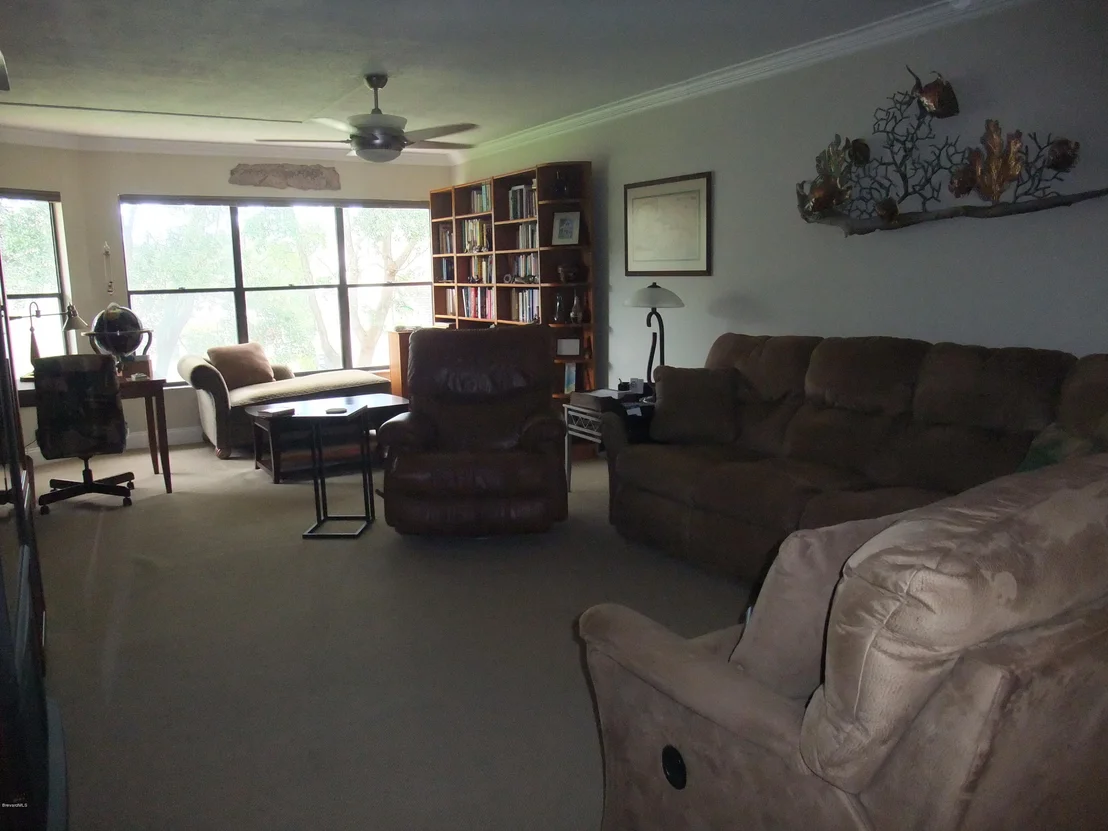 Photo of Unit 1122 at 325 Tangle Run Boulevard