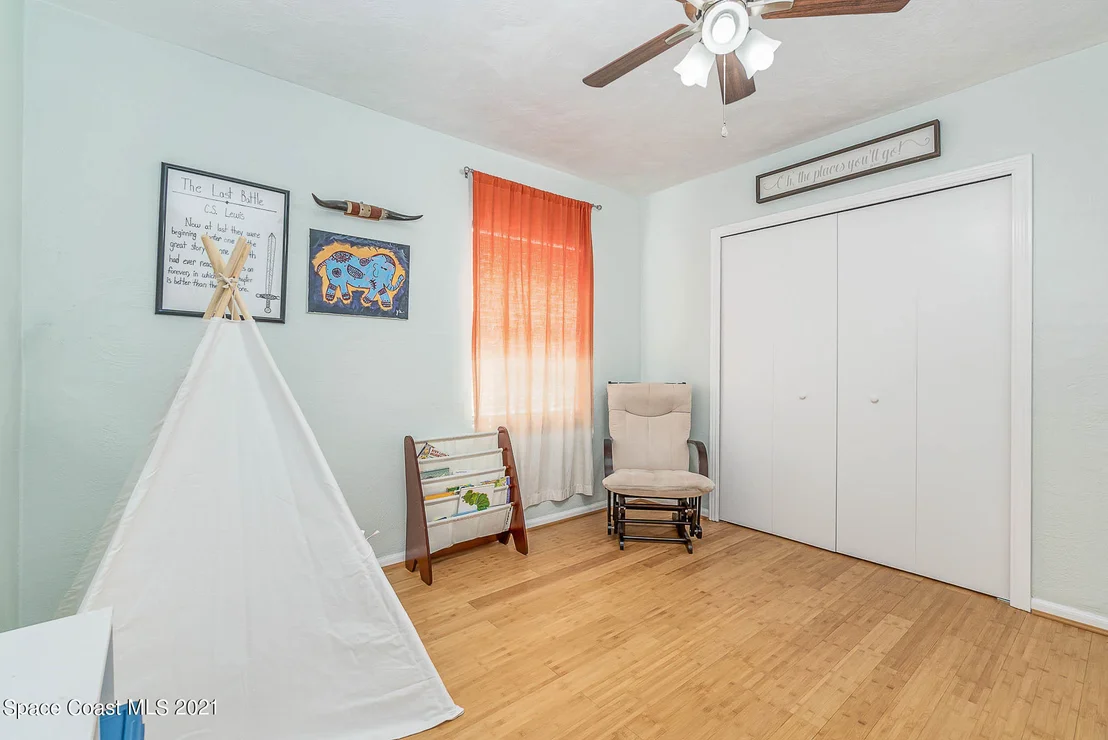 Photo of 570 Loveridge Drive