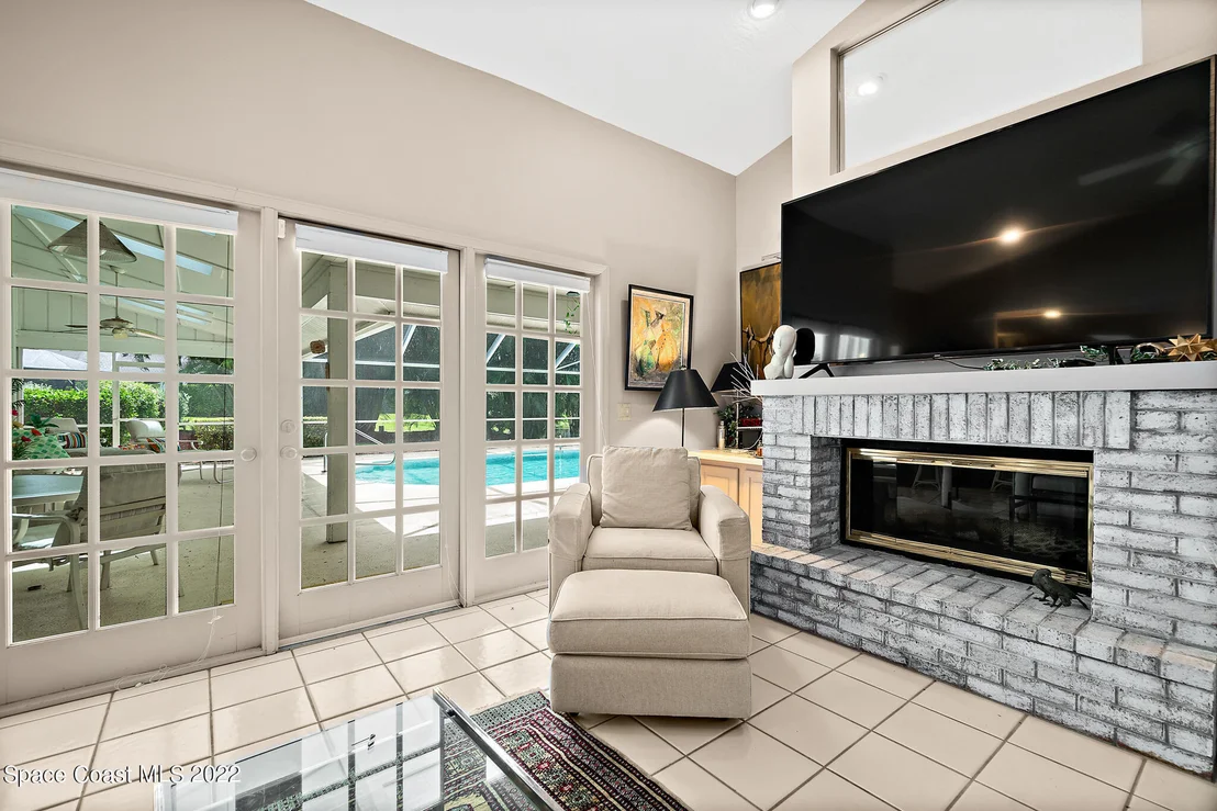 Photo of 686 Rossmoor Circle