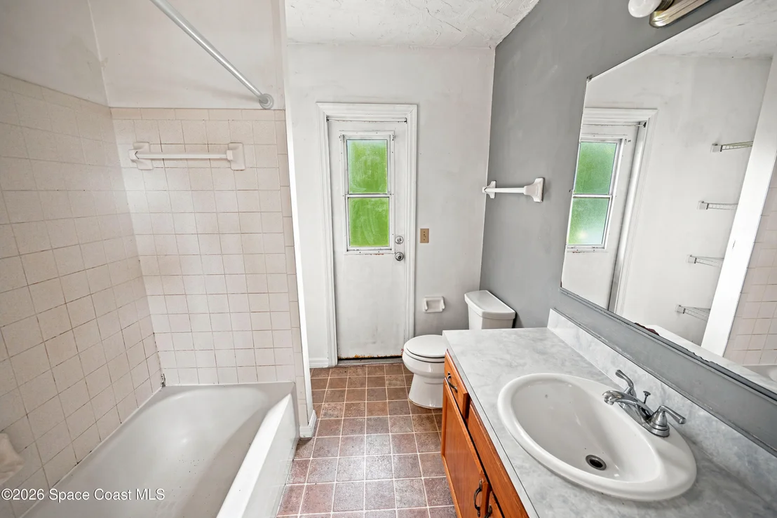 Photo of 2425 Cogan Drive SE
