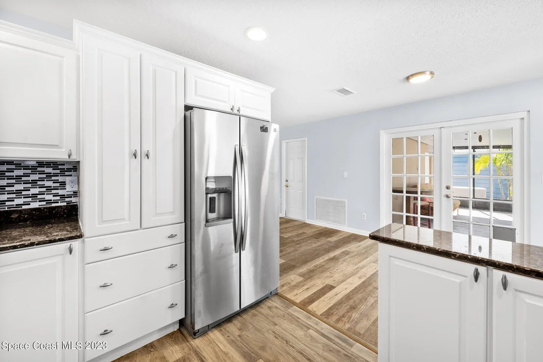 Photo of 3030 Hield Road