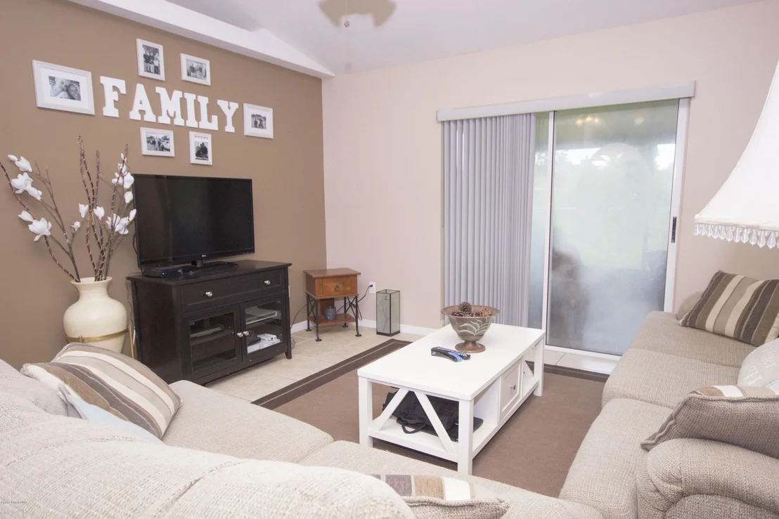 Photo of 6761 Cecil Road