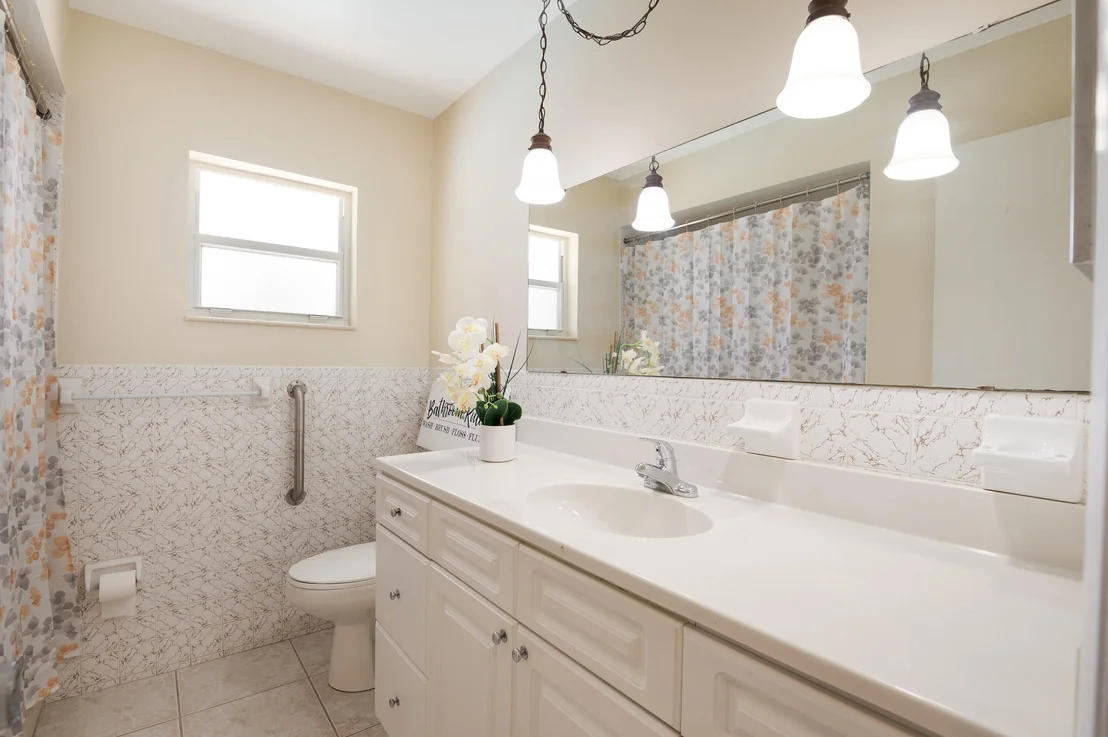 Photo of 2483 Colony Drive