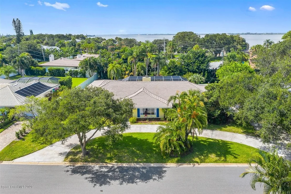 Photo of 705 Hibiscus Trail