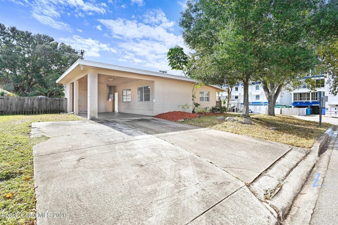 Photo of 1012 Seminole Drive