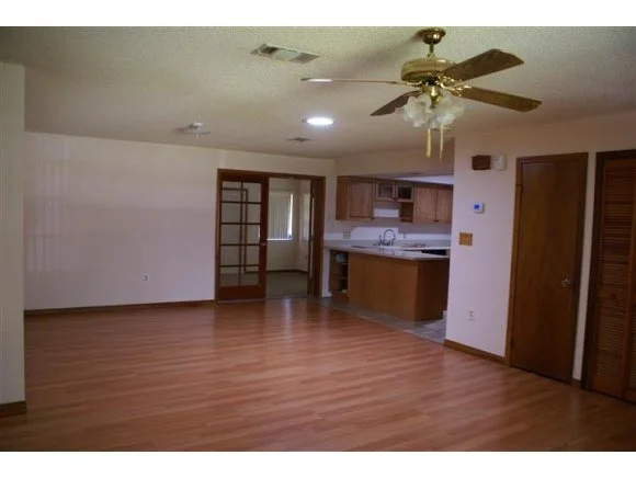 Photo of 2060 Cox