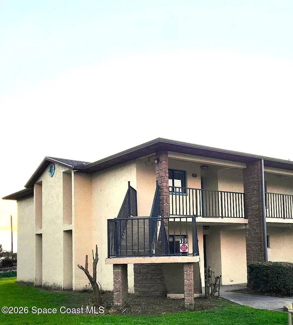 Photo of Unit 201 at 100 Canebreakers Drive