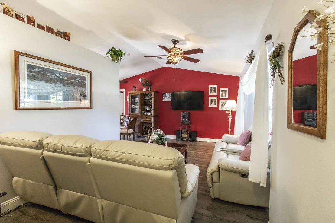 Photo of 6281 Golfview Avenue