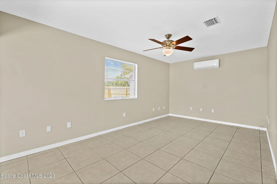 Photo of 964 Kings Post Road