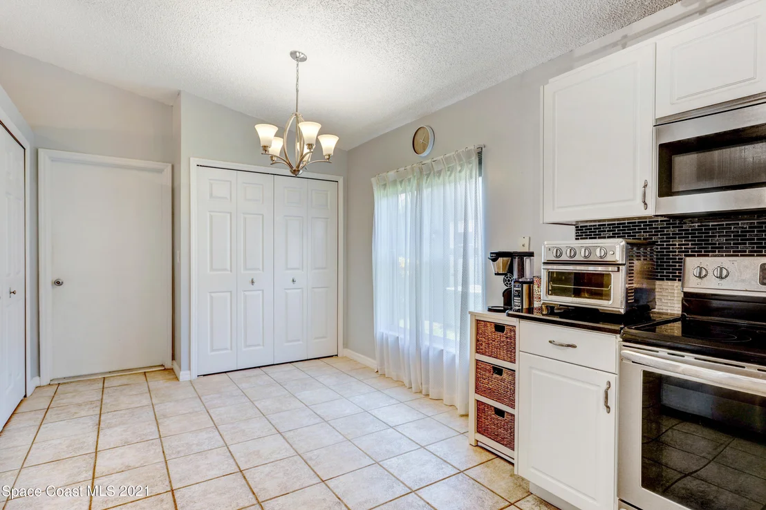 Photo of 865 Villa Drive