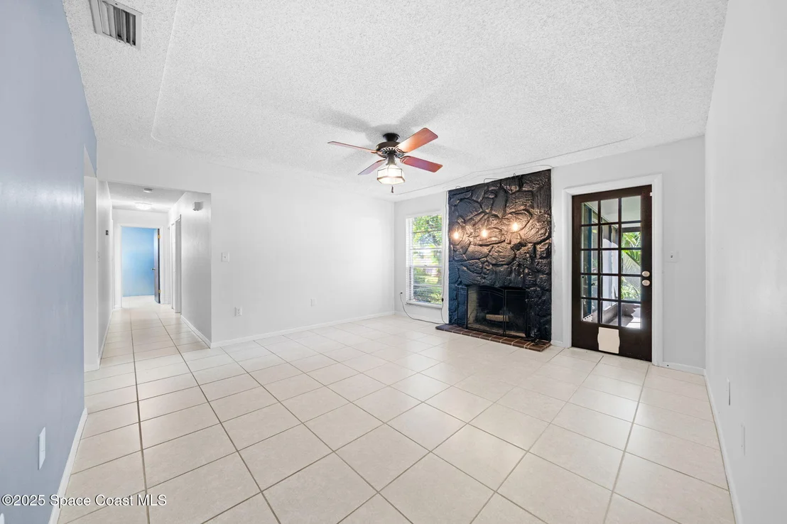 Photo of 611 Dundee Circle