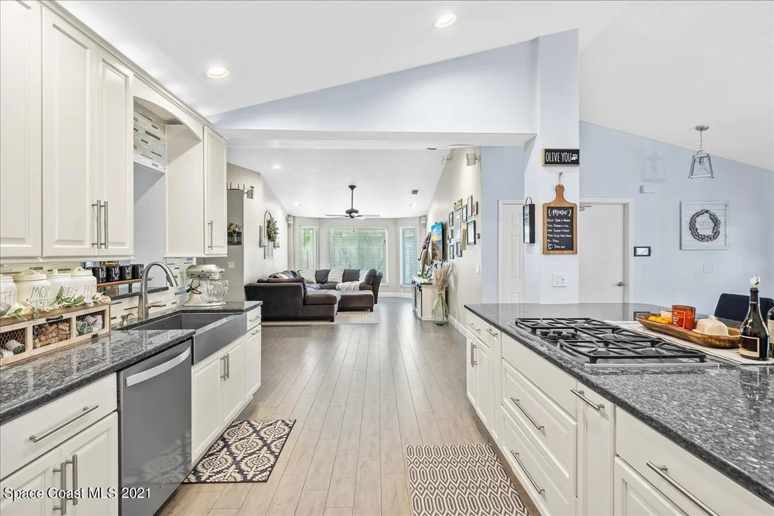Photo of 1035 Jacaranda Circle