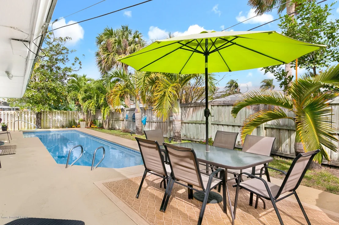 Photo of 570 Bahama Drive
