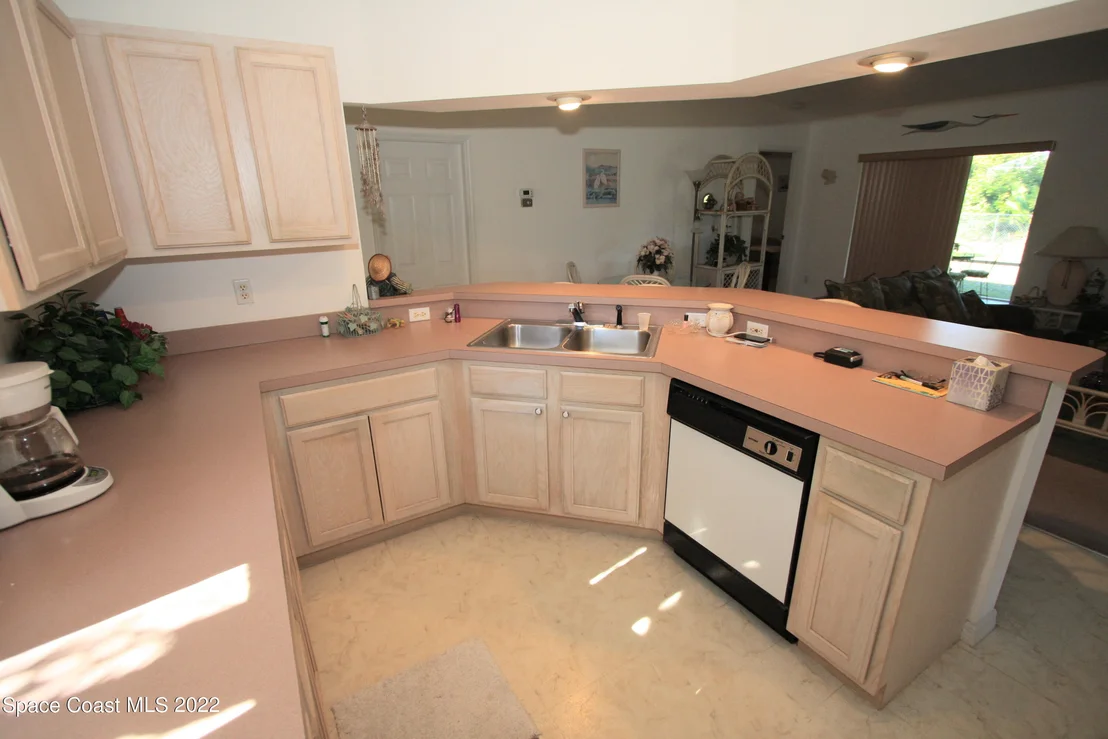 Photo of 162 Delaware Avenue