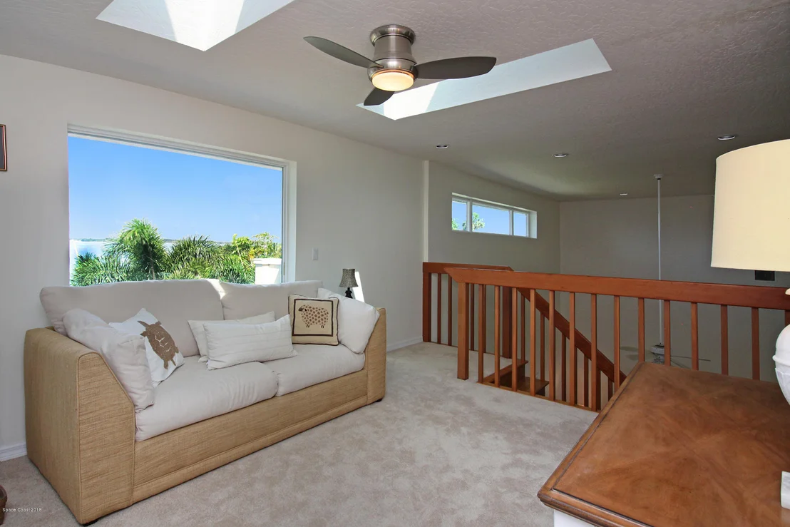 Photo of 5870 Riverside Drive