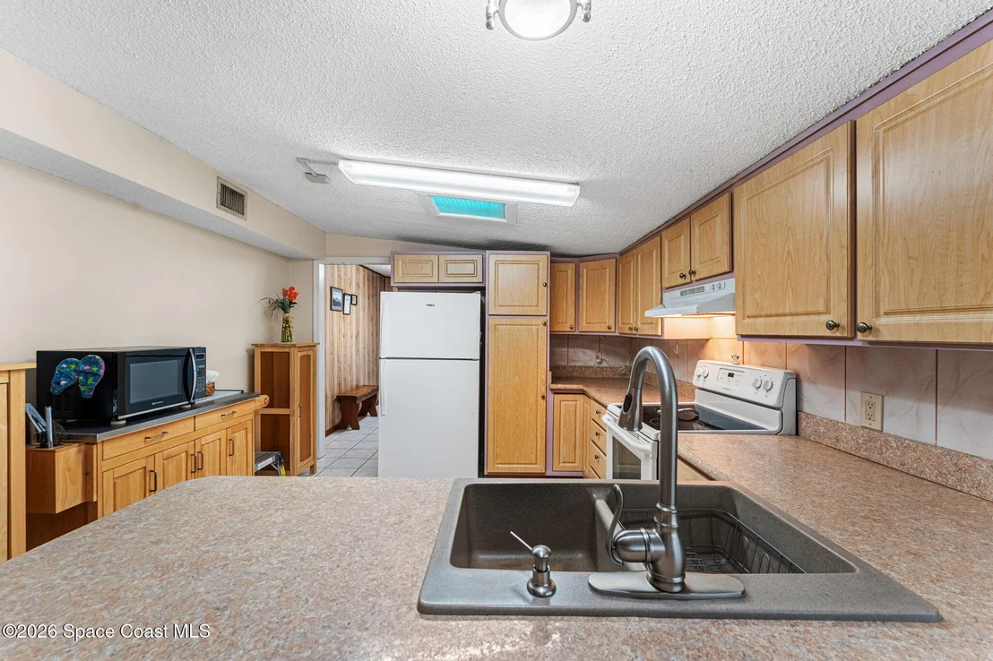 Photo of 241 Avenida Central