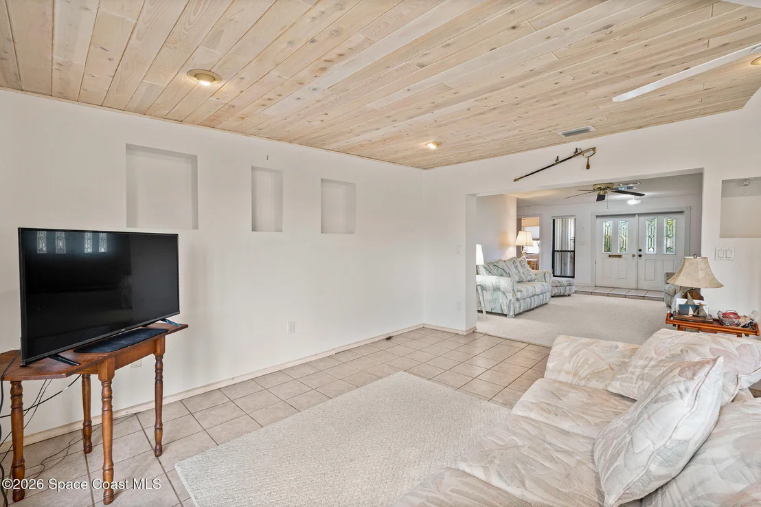 Photo of 413 Sparrow Drive