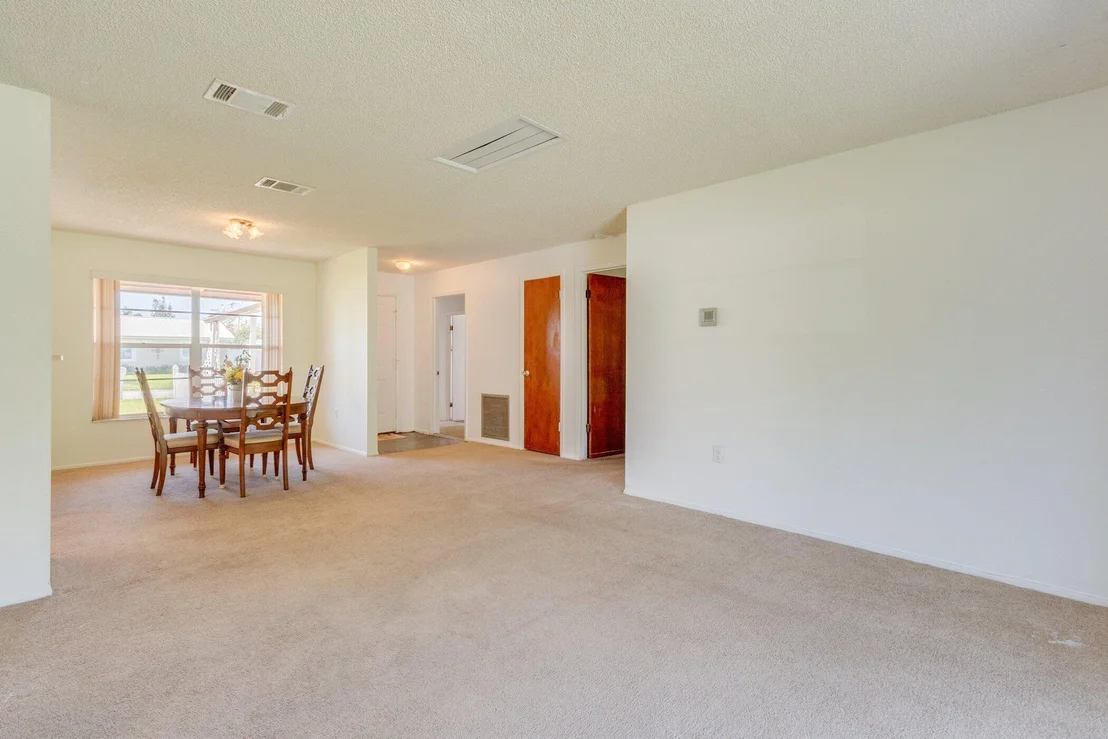 Photo of 2858 Pembroke Road