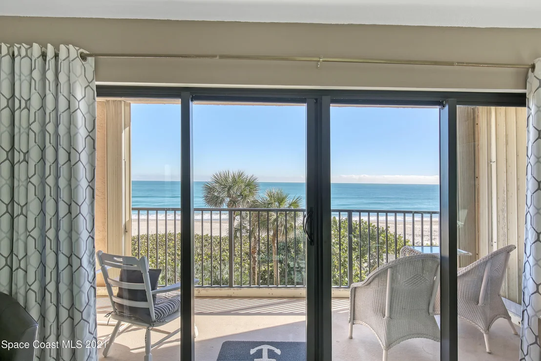 Photo of Unit 310 at 995 N Highway A1a