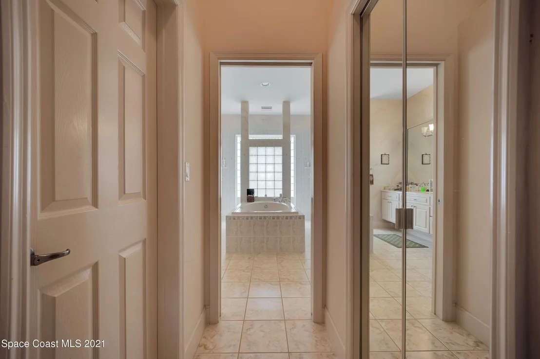 Photo of 951 Stratford Place