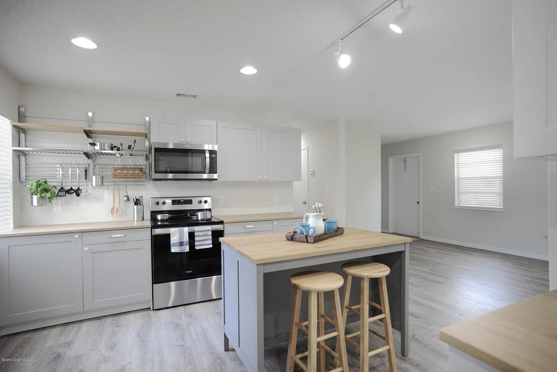 Photo of 538 Edward Road