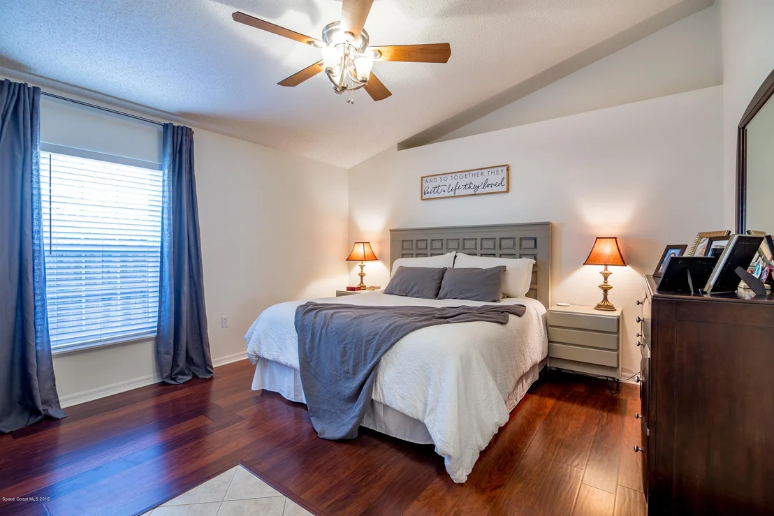 Photo of 1174 White Oak Circle
