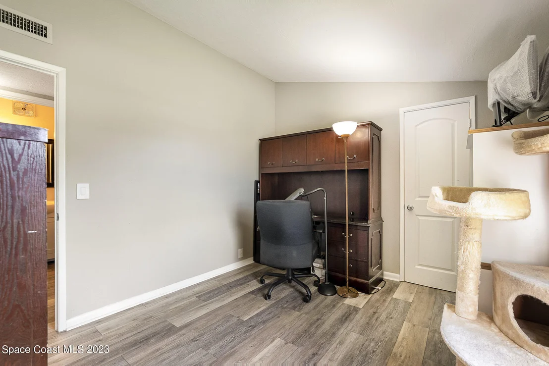 Photo of 705 Angle Street NE