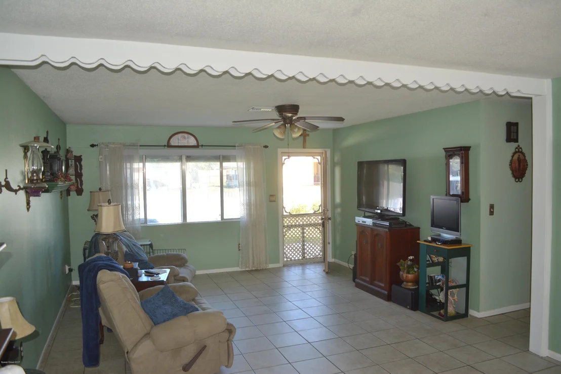 Photo of 960 Bacon Circle NE