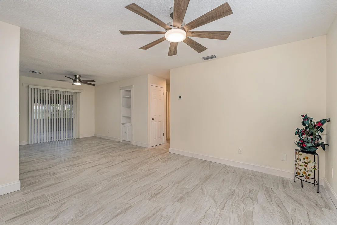 Photo of 2896 Lancaster Road