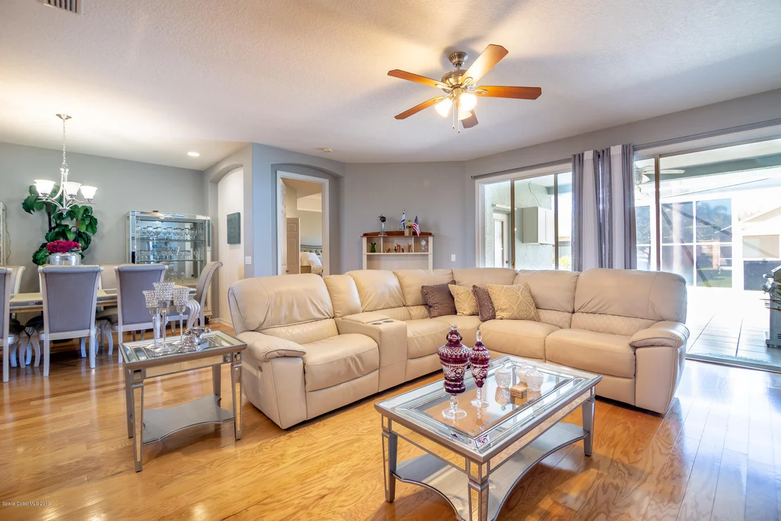Photo of 4610 Portage Trail