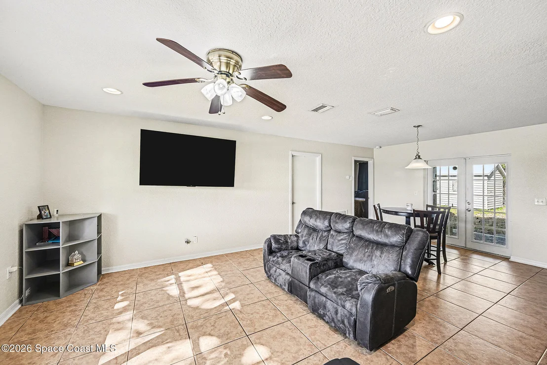 Photo of 1584 Gardner Dr Drive