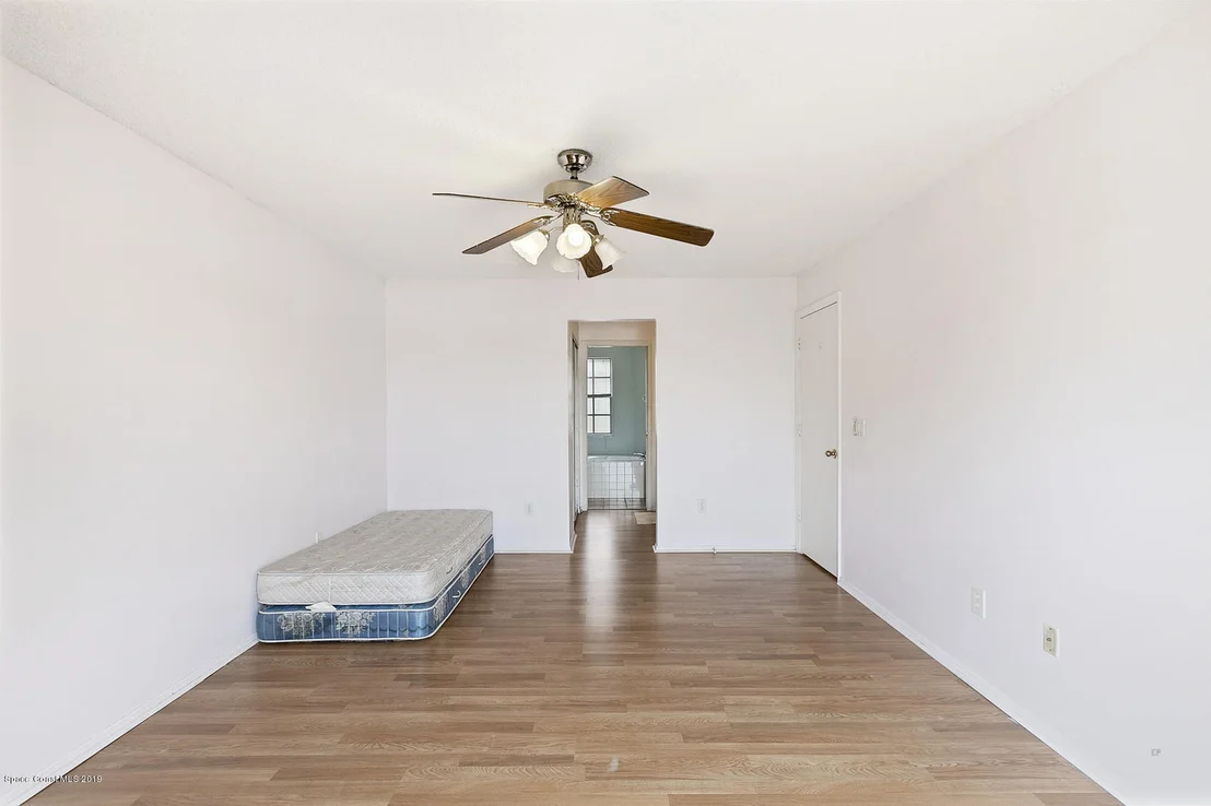 Photo of 1013 Goldenrod Circle NE