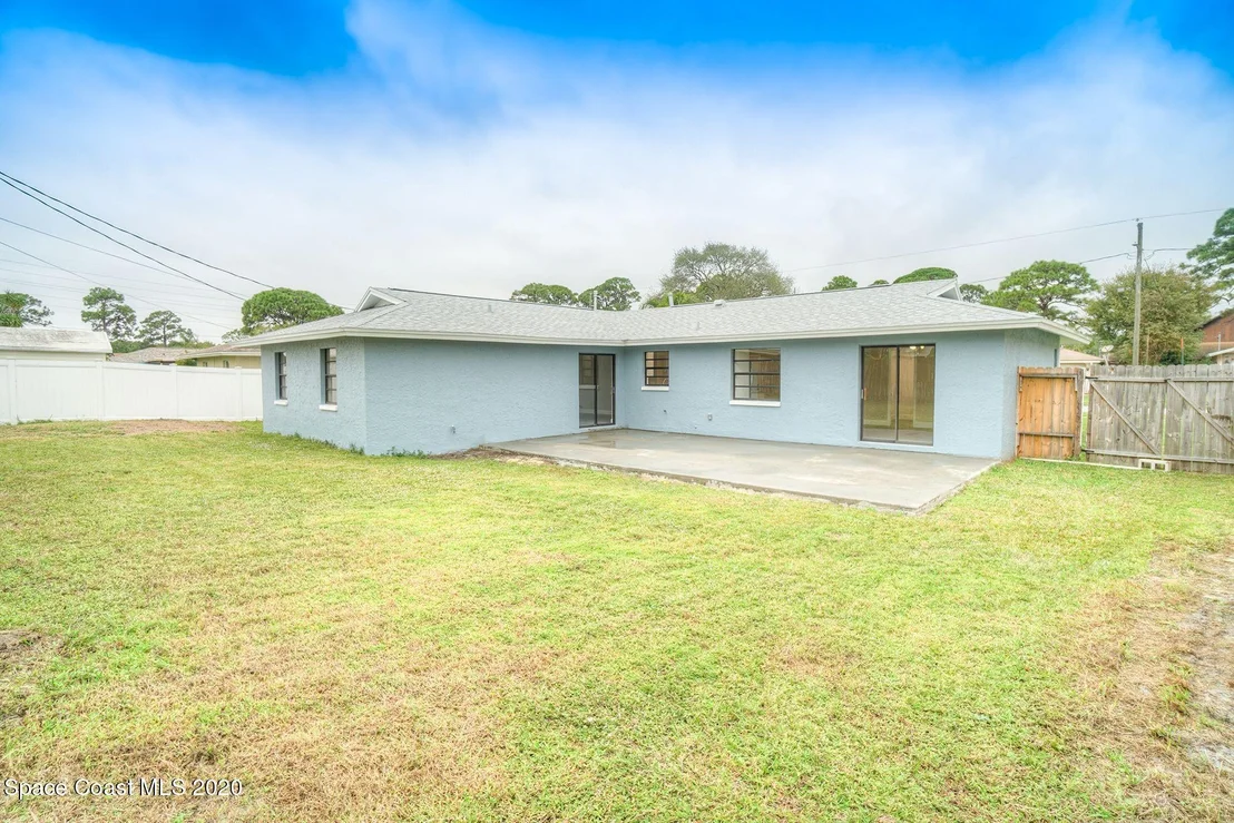 Photo of 987 Pineland Drive