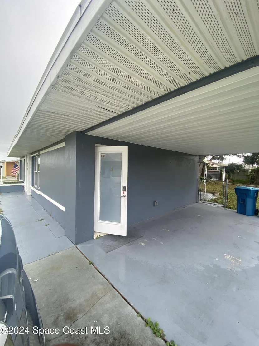 Photo of 966 Darwin Lane NE