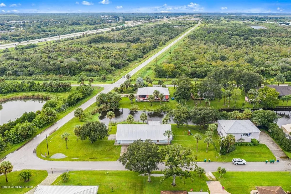 Photo of 4901 Evinrude Road