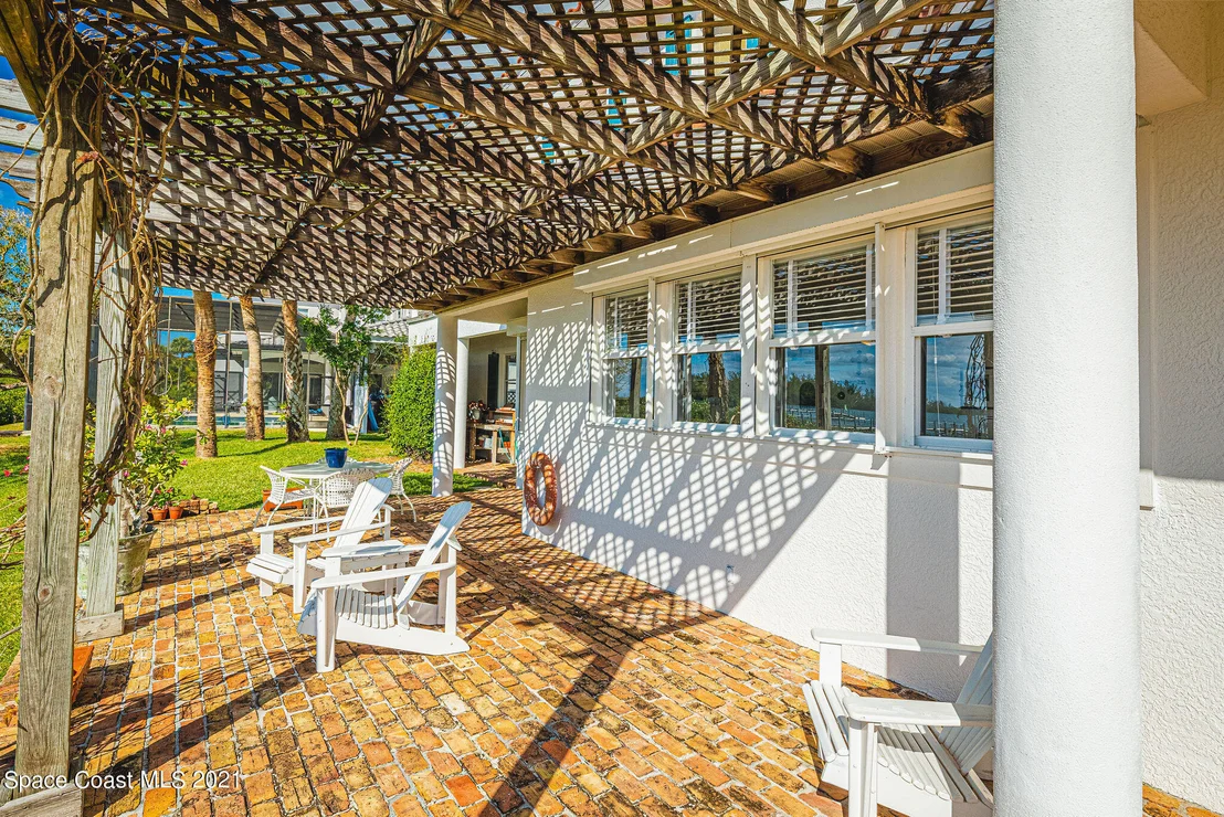 Photo of 176 Bayshore Drive