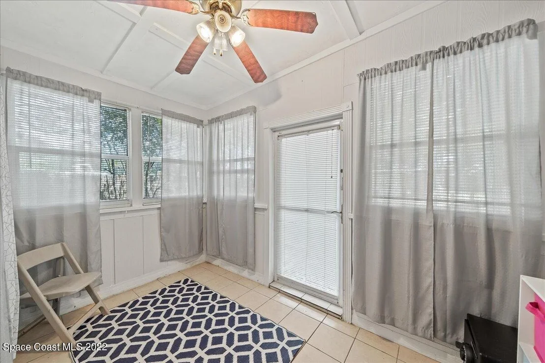 Photo of 283 N Burnett Road