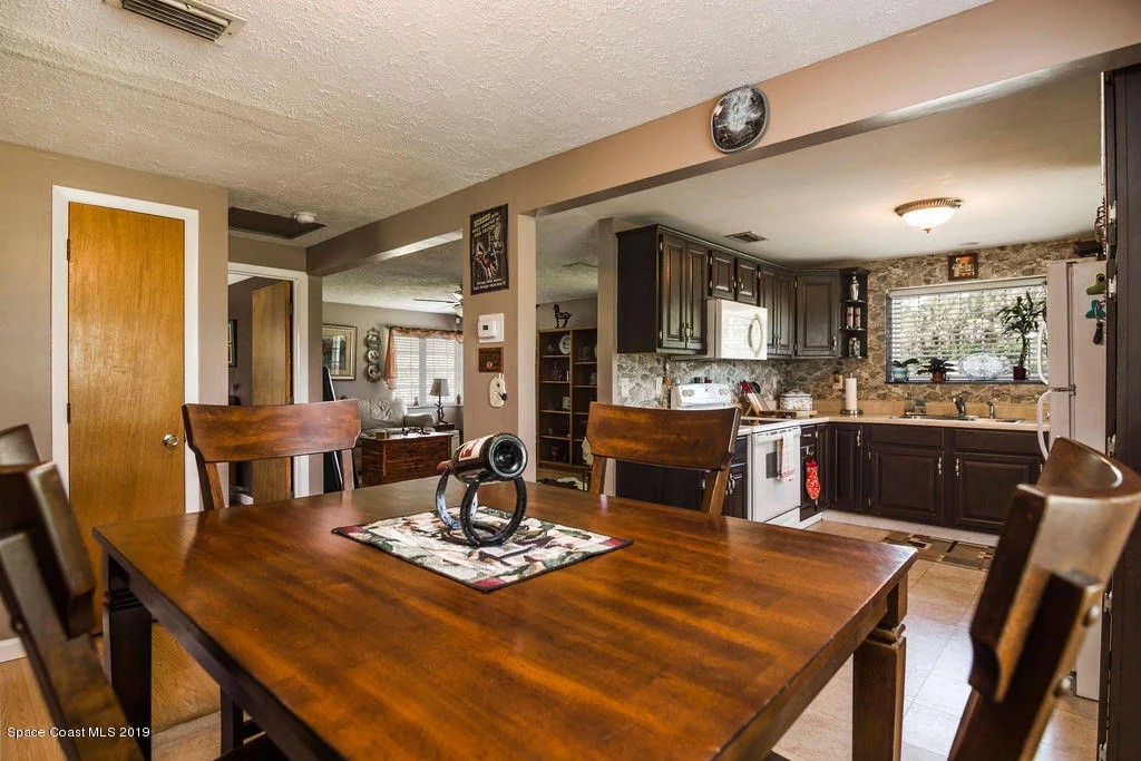 Photo of 5015 State Road 46