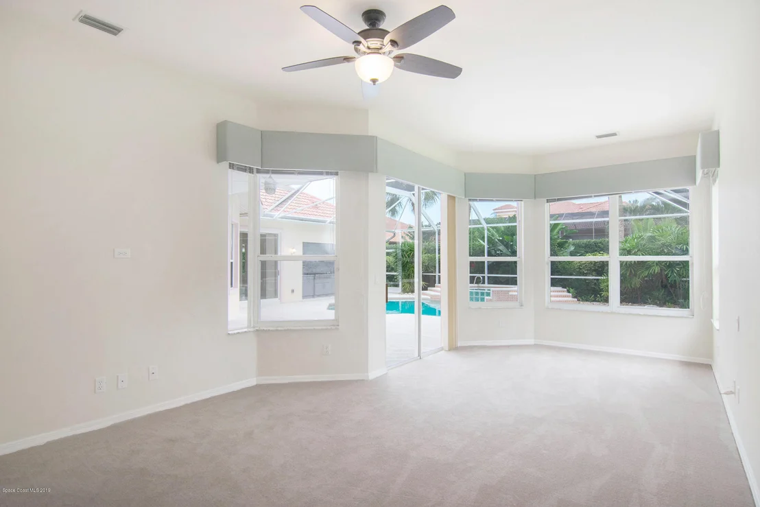 Photo of 759 Glengarry Drive