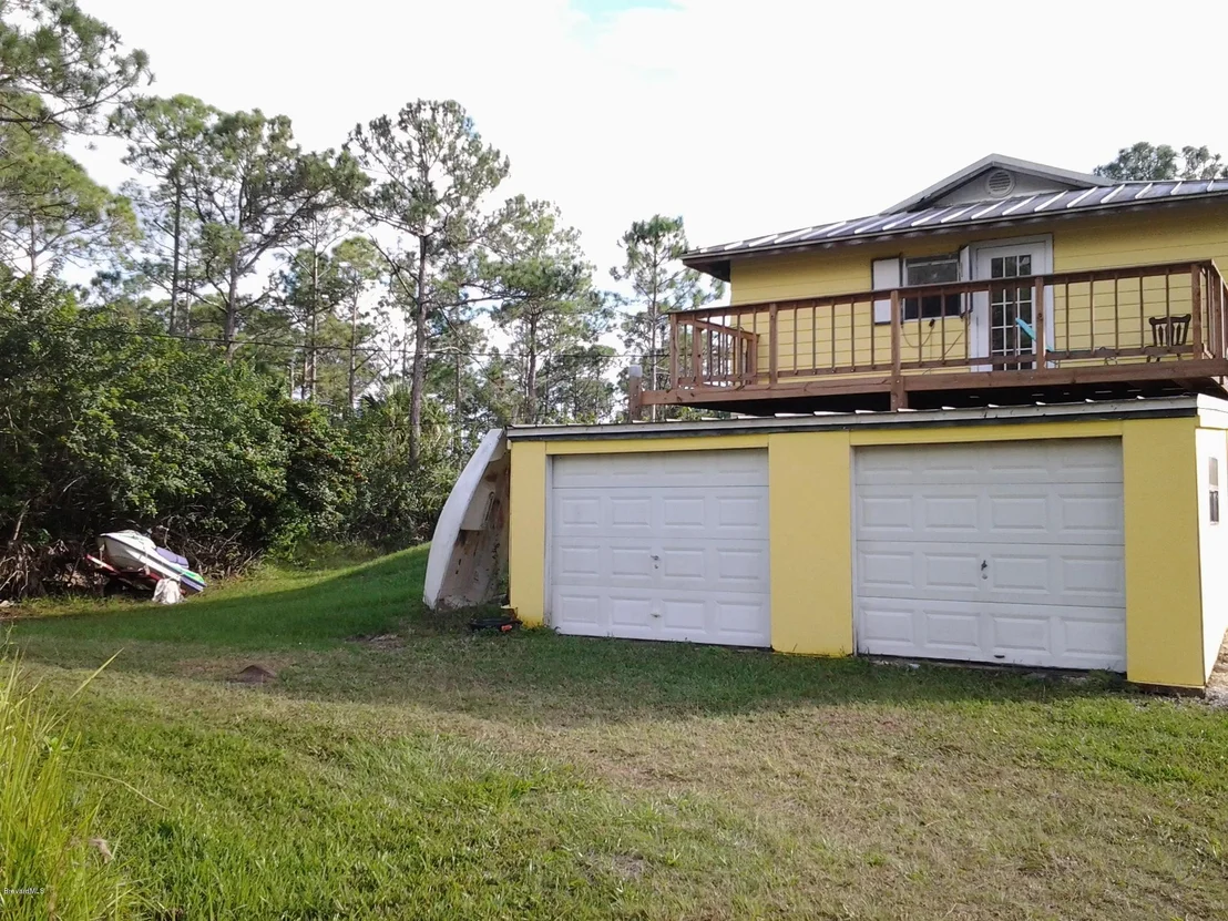 Photo of 1885 Grant Road